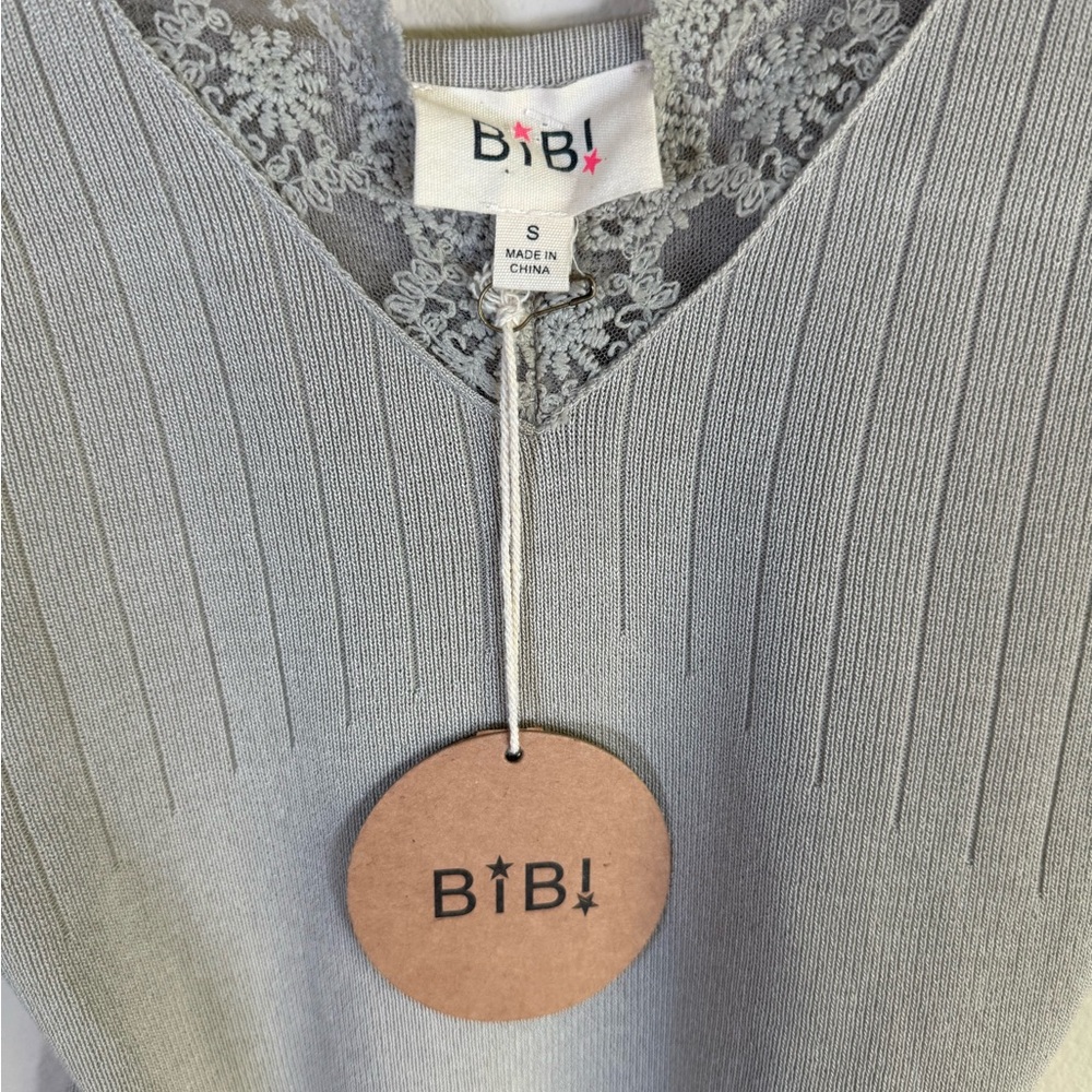 🤍✨ BiBi Lace Trim Ribbed Knit Tank – Size Small – NWT ✨🤍 - Picture 2 of 4